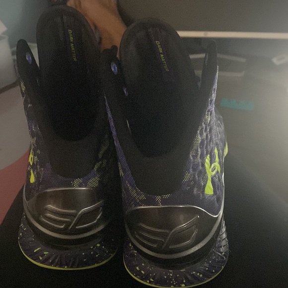 Steph Curry Under Armour high top basketball sneakers - Picture 2 of 3